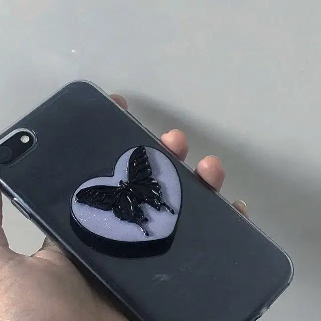 (새상품)엘로이 나비 그립톡 black butterfly griptok