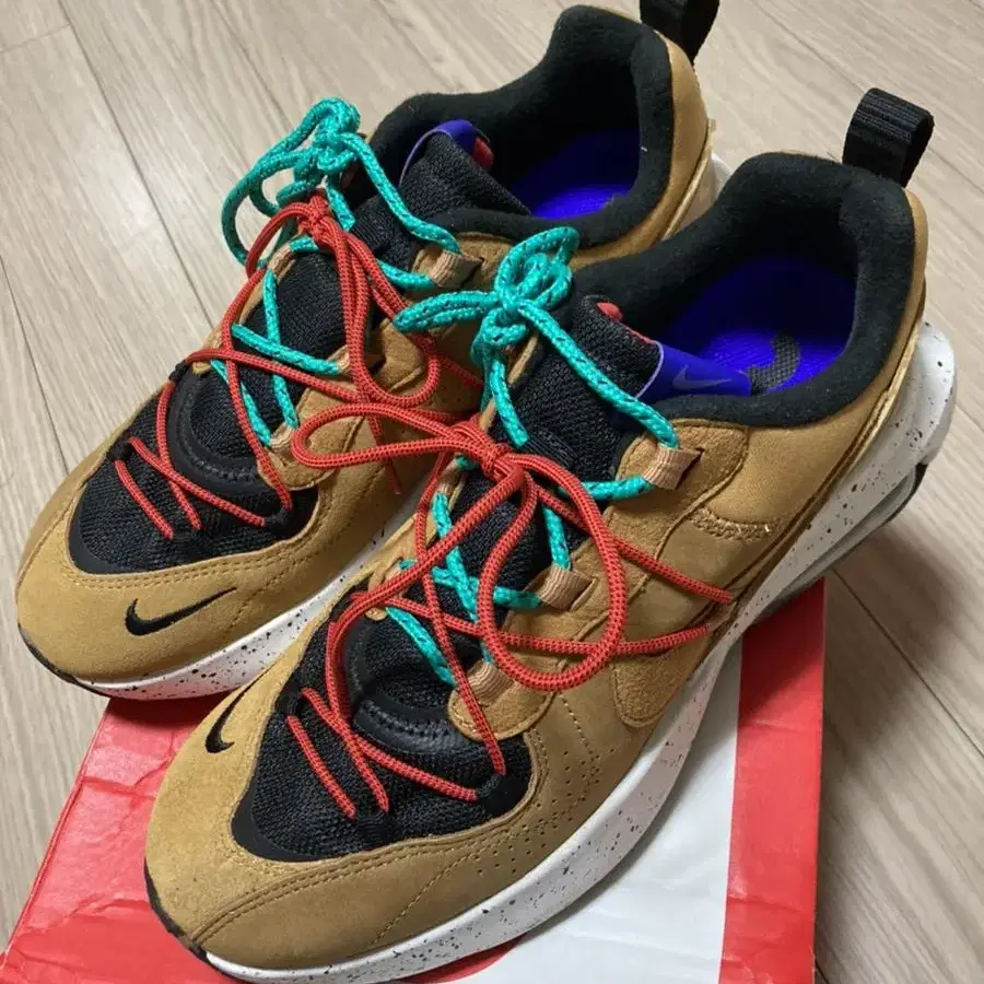 (새상품)nike air max viva trainers in tan