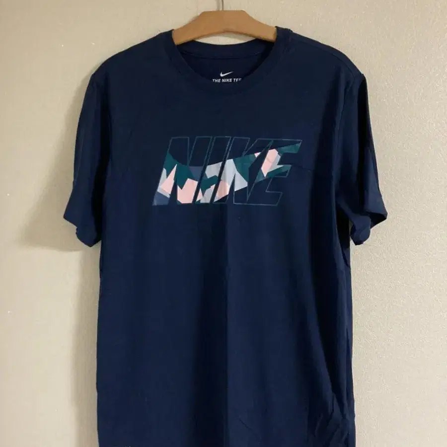 Nike camo logo t-shirt navy M