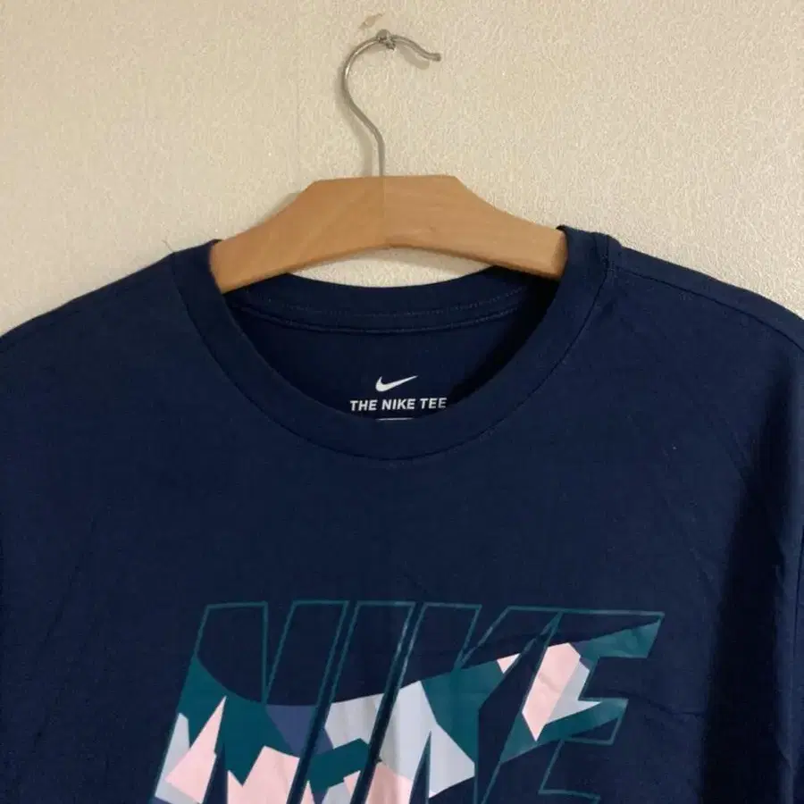 Nike camo logo t-shirt navy M