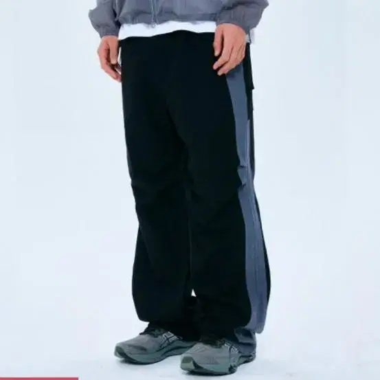 더콜디스트모먼트 팬츠 slit tuck chino pants