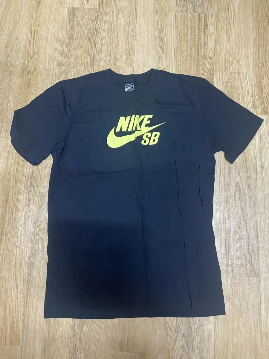 Nike SB ikon Logo Short Sleeve T-Shirt L