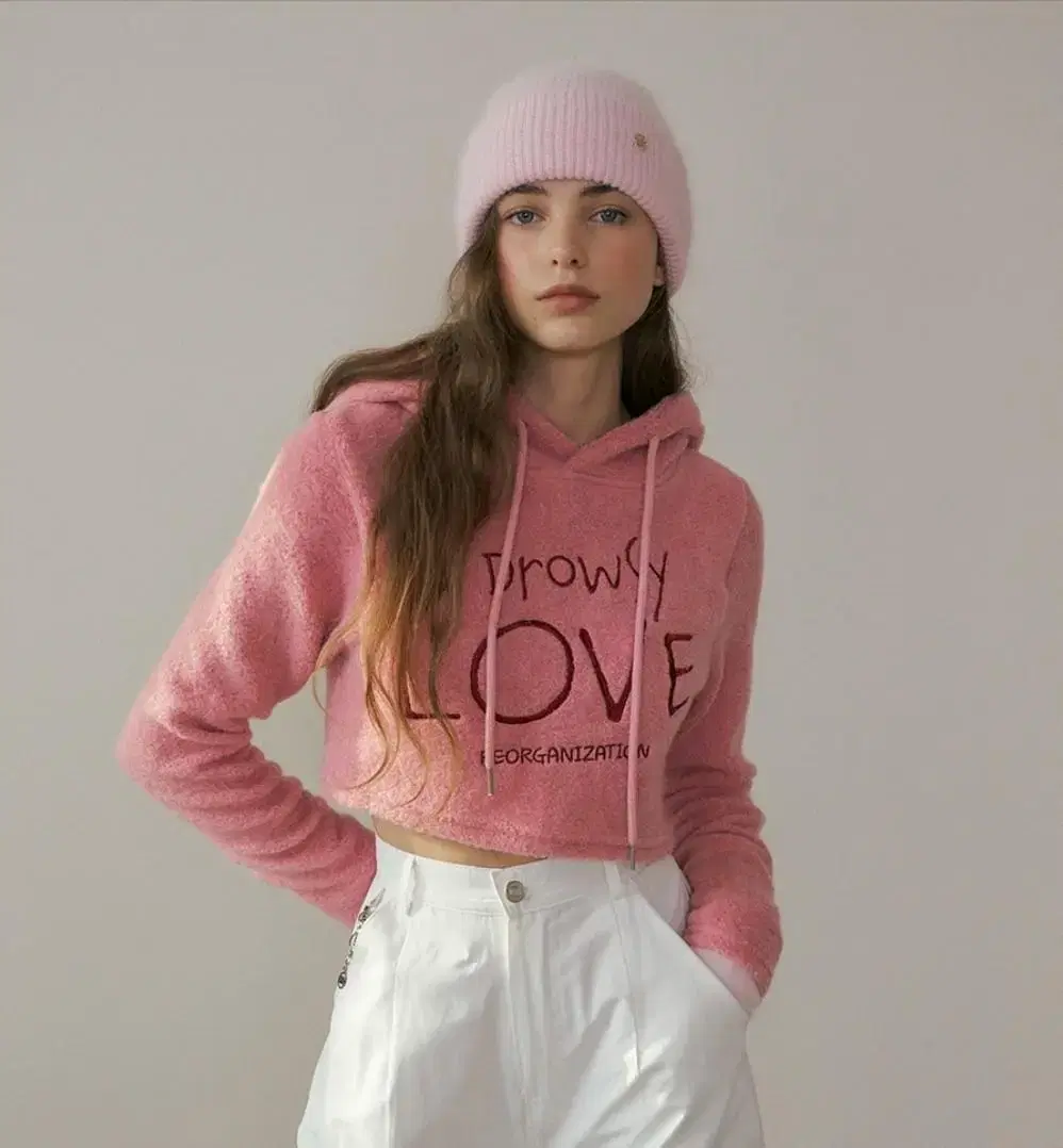 리올그 DRO LOVE LOGO CROP HOOD PINK