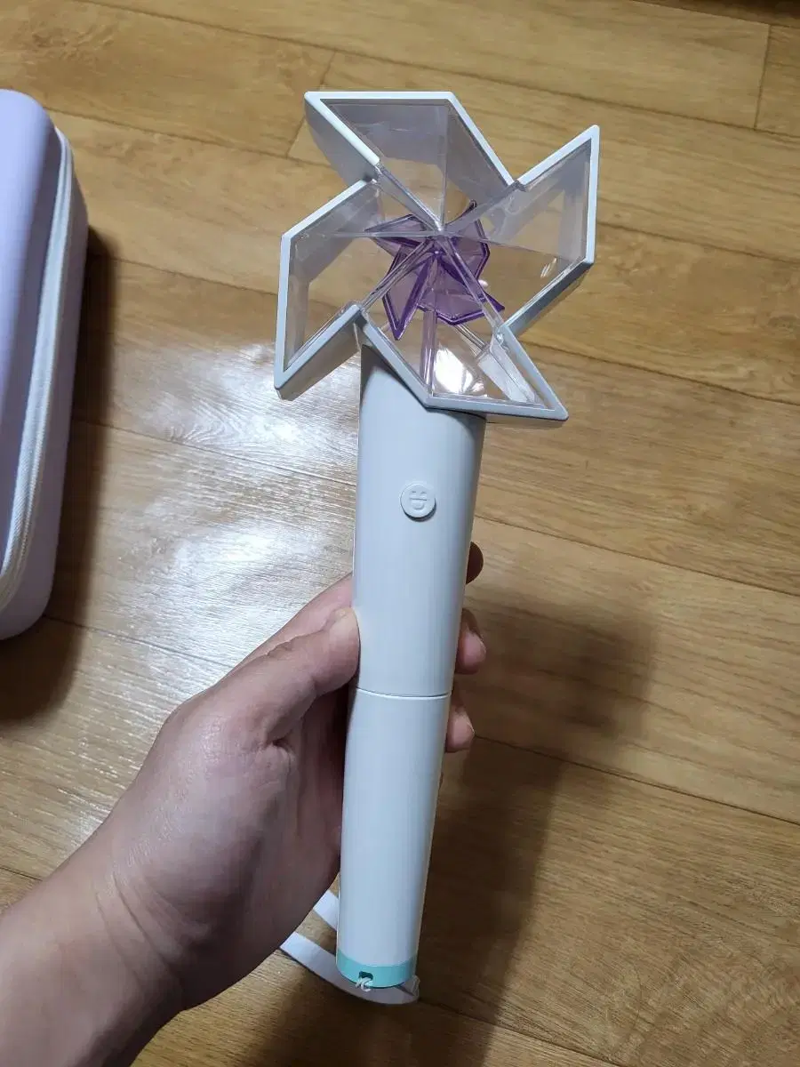 Jaehwan Kim Lightstick