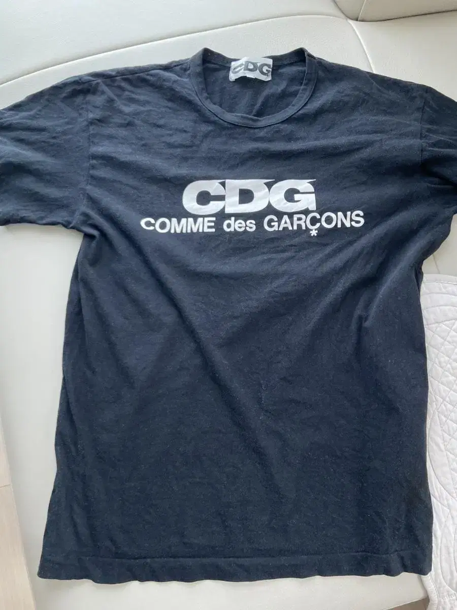 꼼데가르송 cdg 반팔 xl