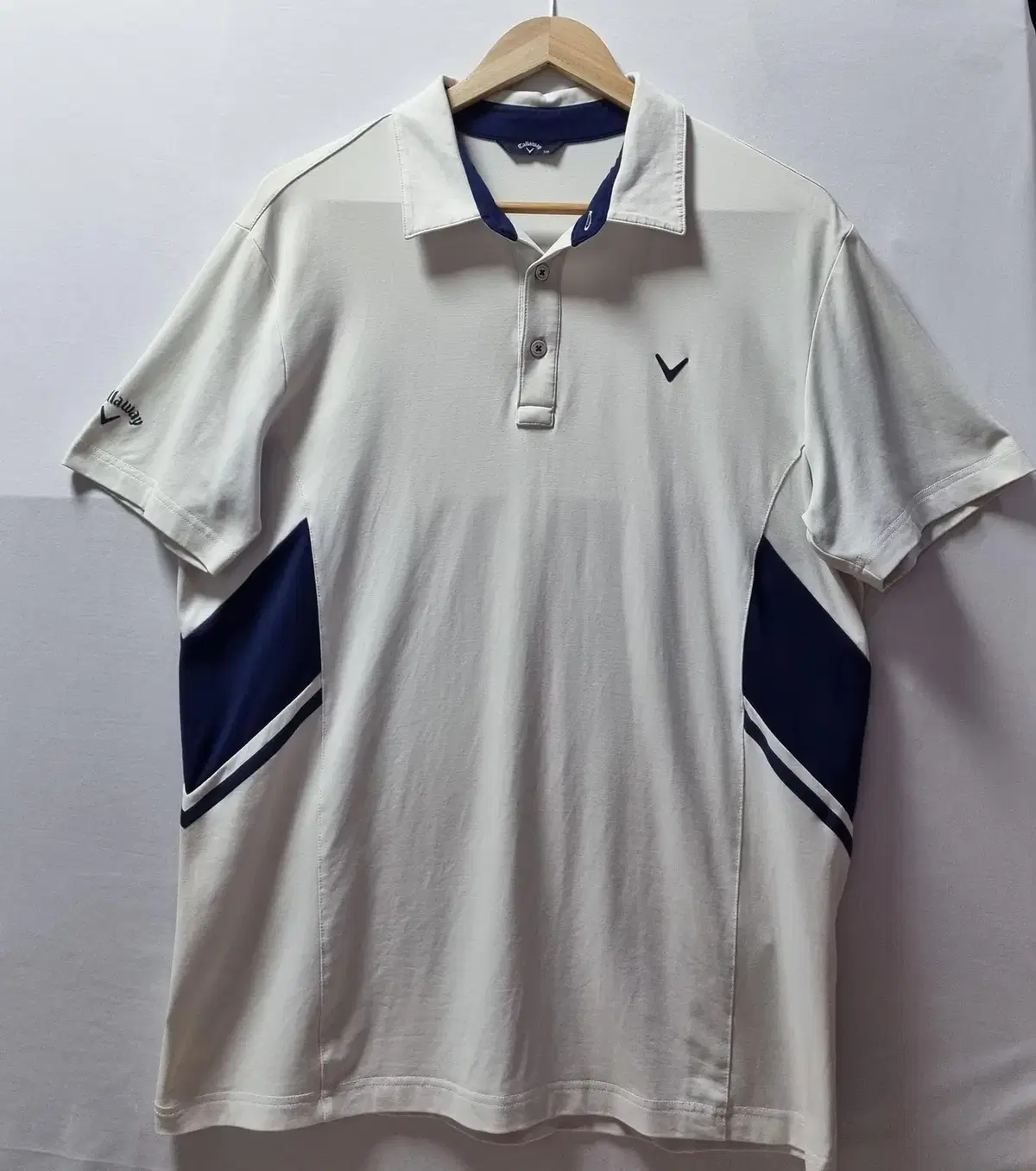 True-to-size L(100) Callaway White Functional PK Vahn Tee