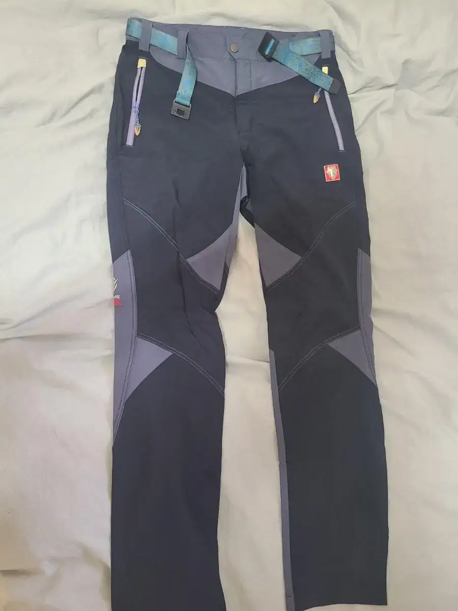 Blackyak Pants 27