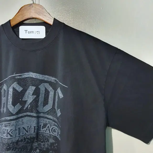 SS신상) 블랙 ACDC 피그먼트 반팔티 1color