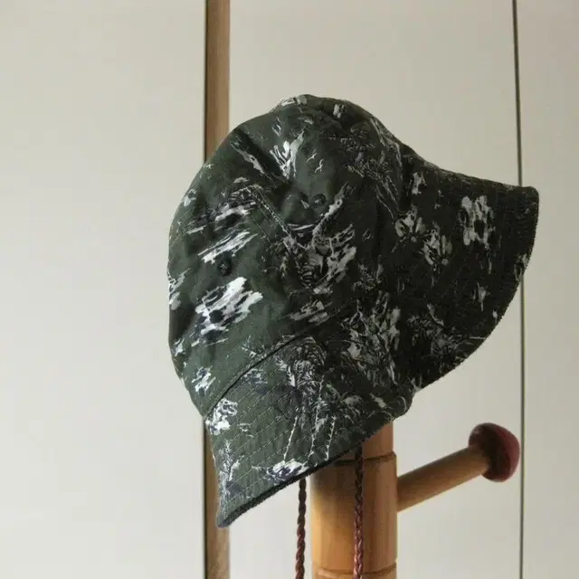 Lacoste Paris bucket hat