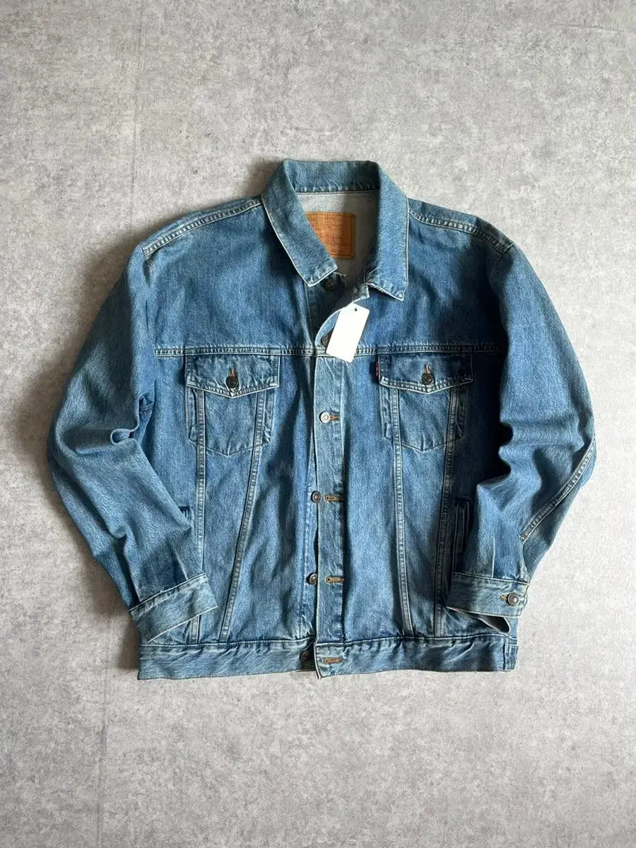 L) Levi's 70506 Denim Jacket