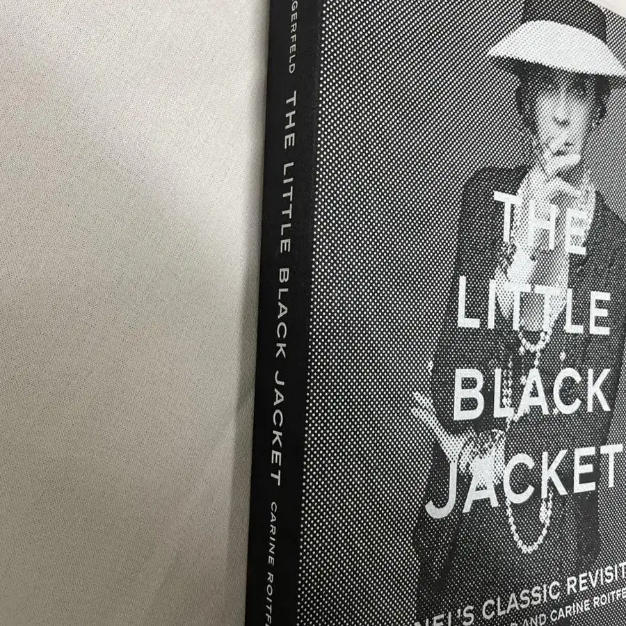 Chanel/The little black jacket