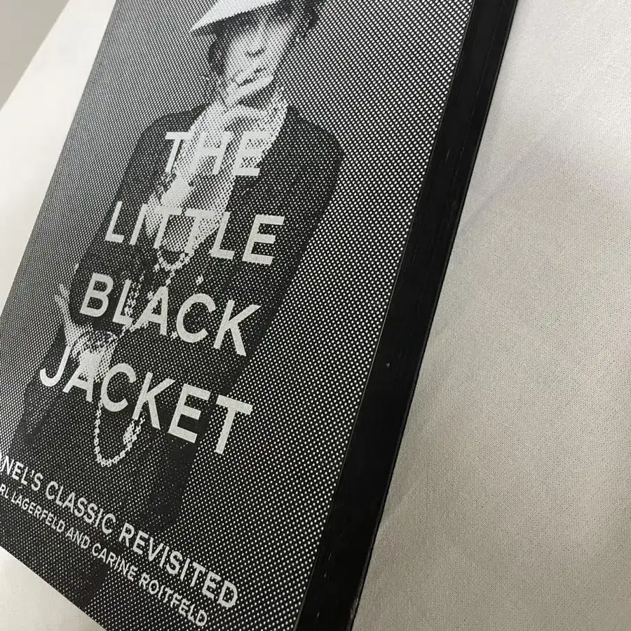 Chanel/The little black jacket