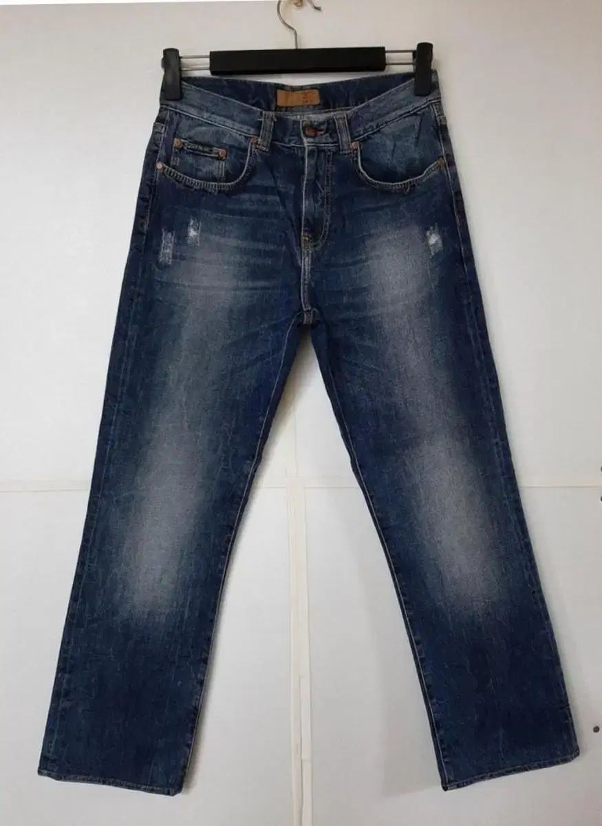 29) Kelvin Klein Leather Patch Premium Wash Span Straight Fit Jeans