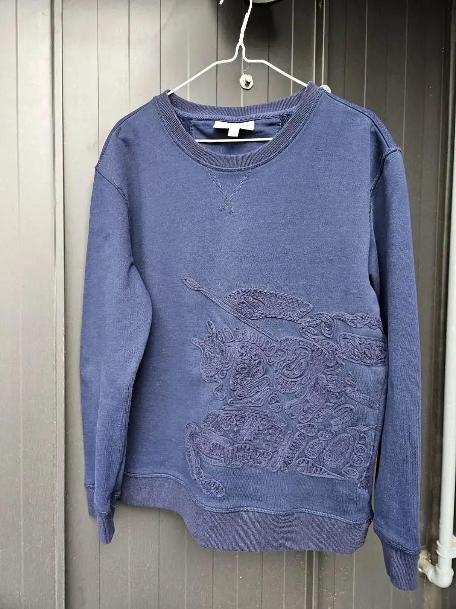 (last sale)100~Slim105 Burberry Genuine Front Embroidery Navy Tops