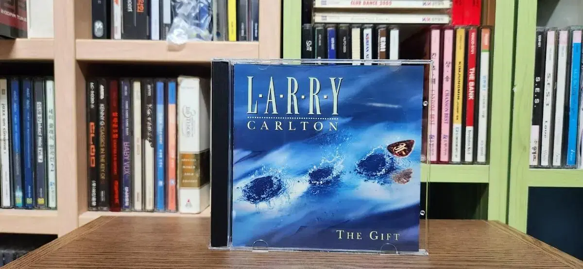 LARRY CARLTON 래리 칼튼 CD The Gift (미국반)