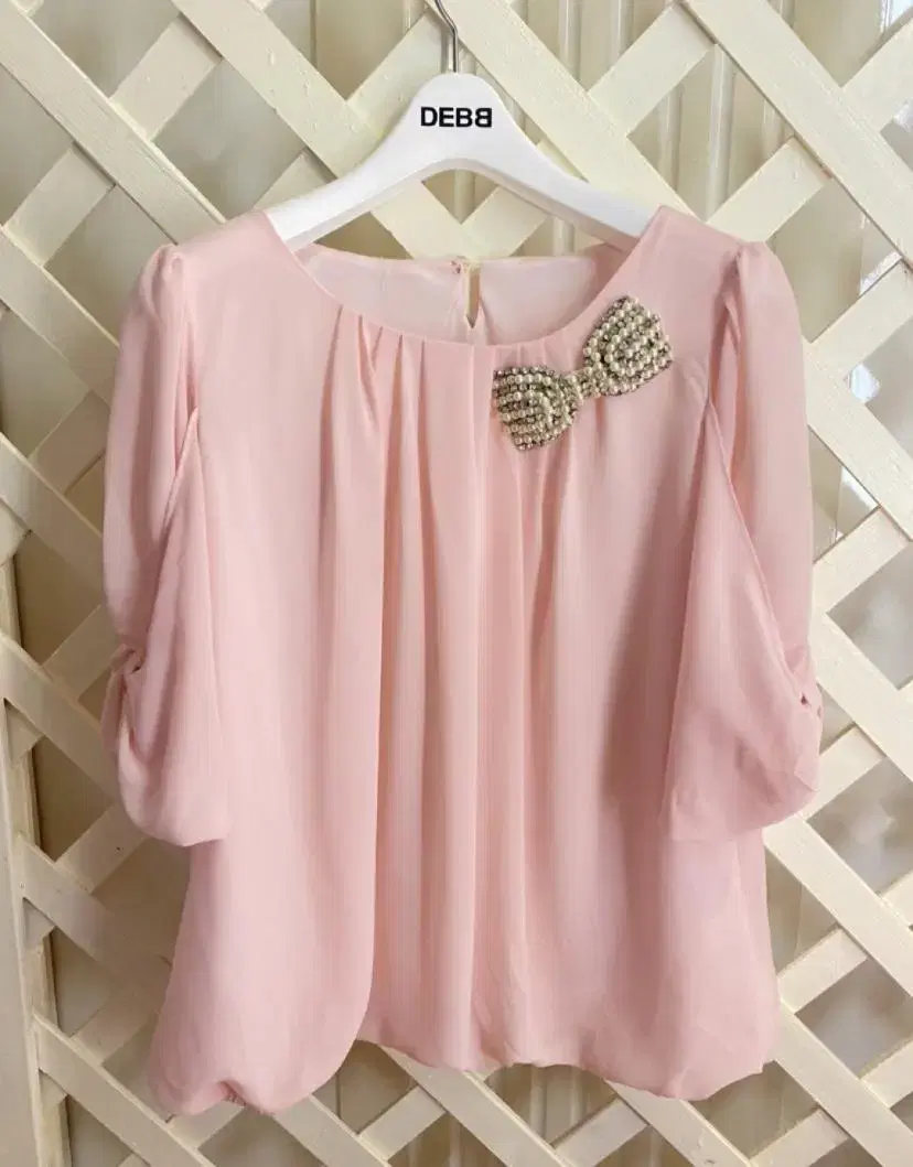 Pink chiffon ribbon blouse (luxurious)