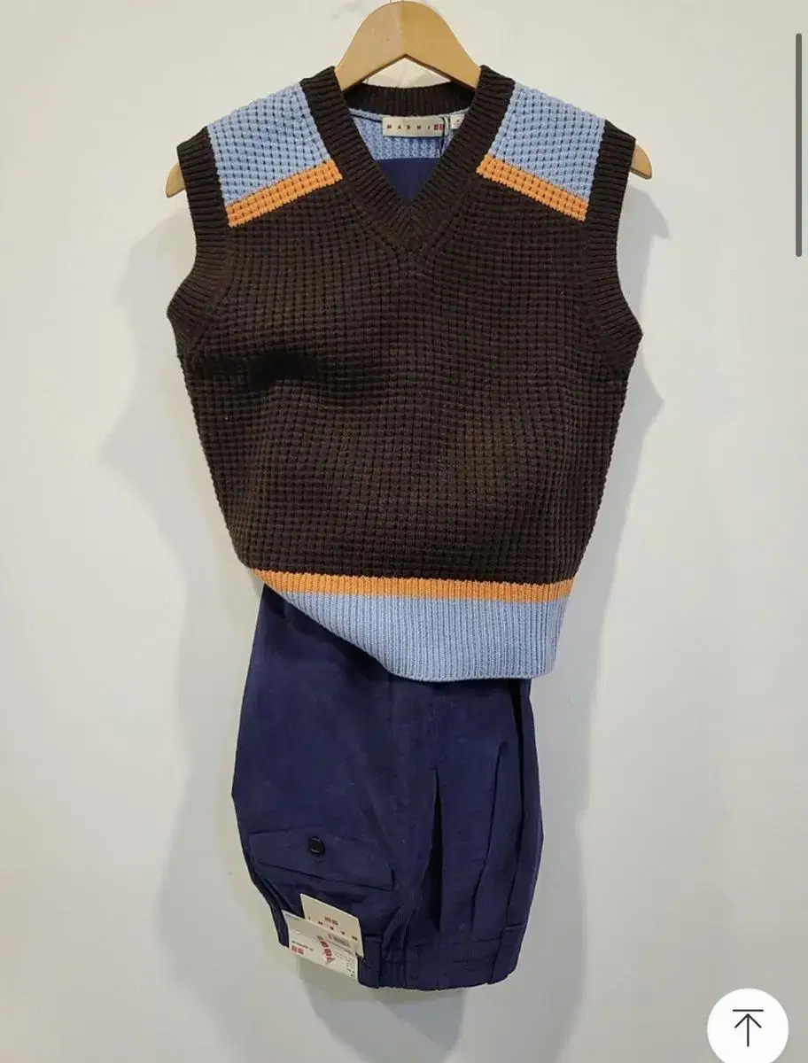 UNIQLO x MARNI MARNI Popcorn knit vest