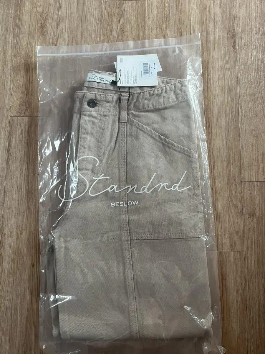 Non-slouchy standard pants