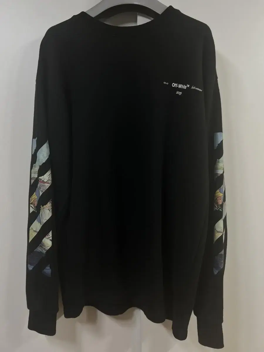 Off-White sweatshirt