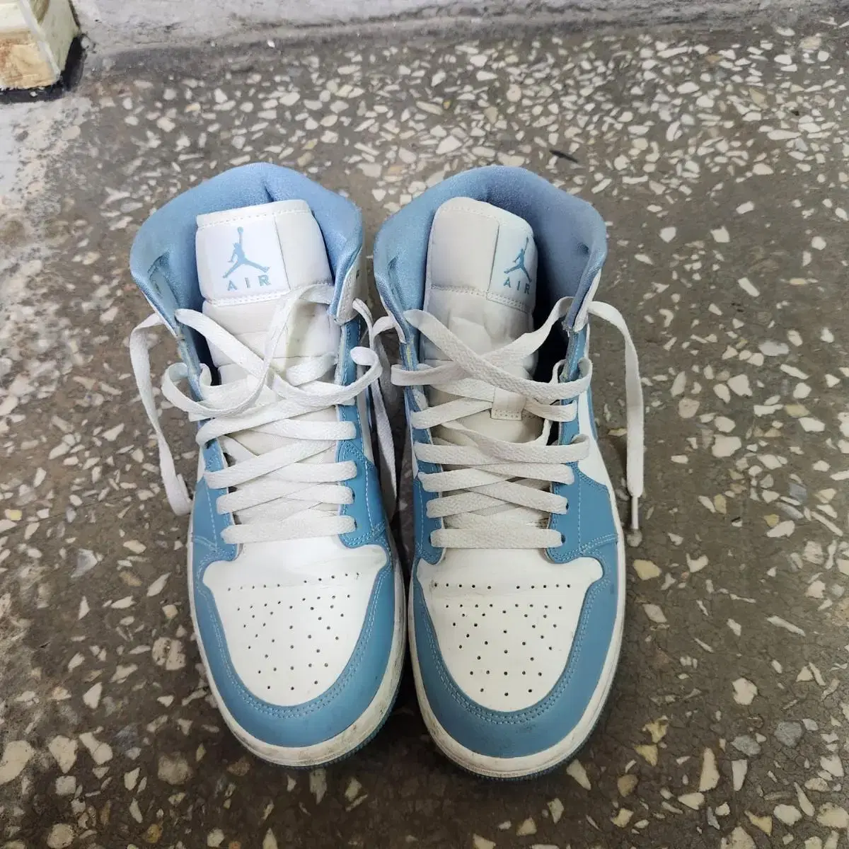 Jordan 1 Mid Sale & One bloo Genuine