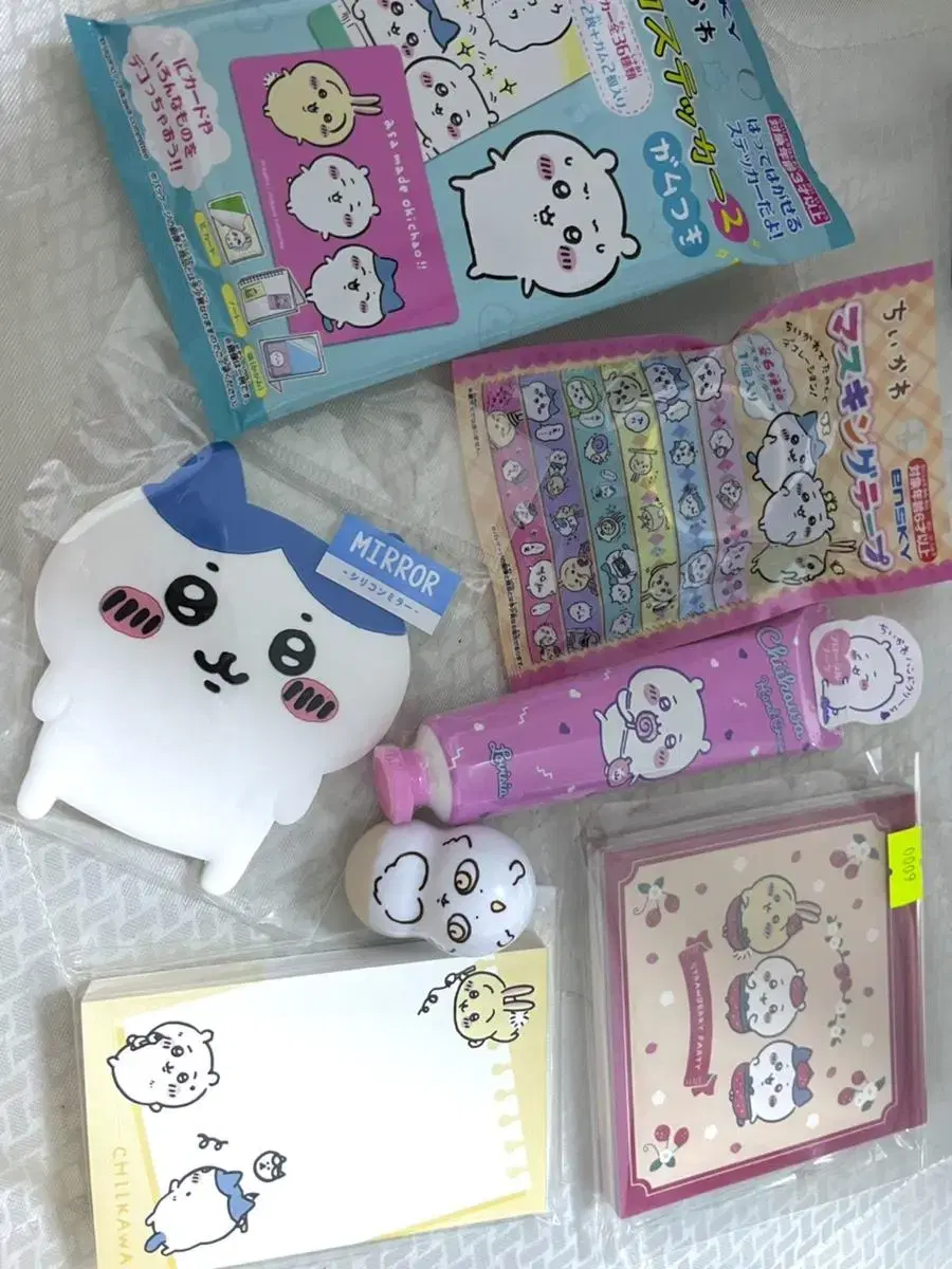 Chiikawa Goods Sells a variety of stationery at once