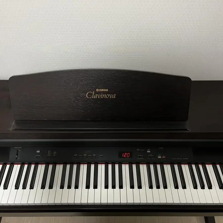 야마하 디지털피아노 Clavinova CLP-820