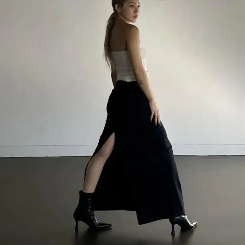 오도어 맥시 슬릿 스커트 fitin maxi skirt