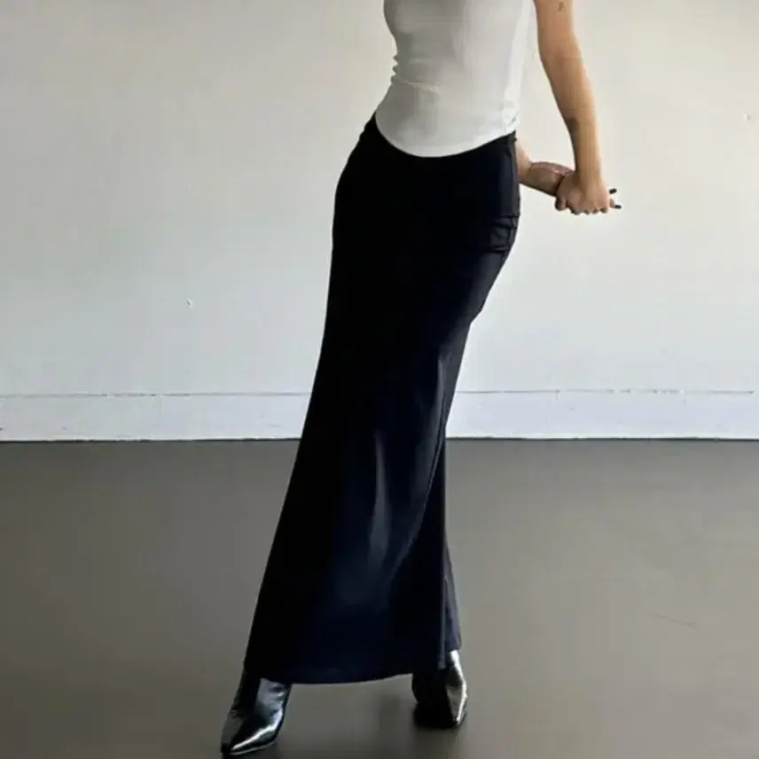 오도어 맥시 슬릿 스커트 fitin maxi skirt