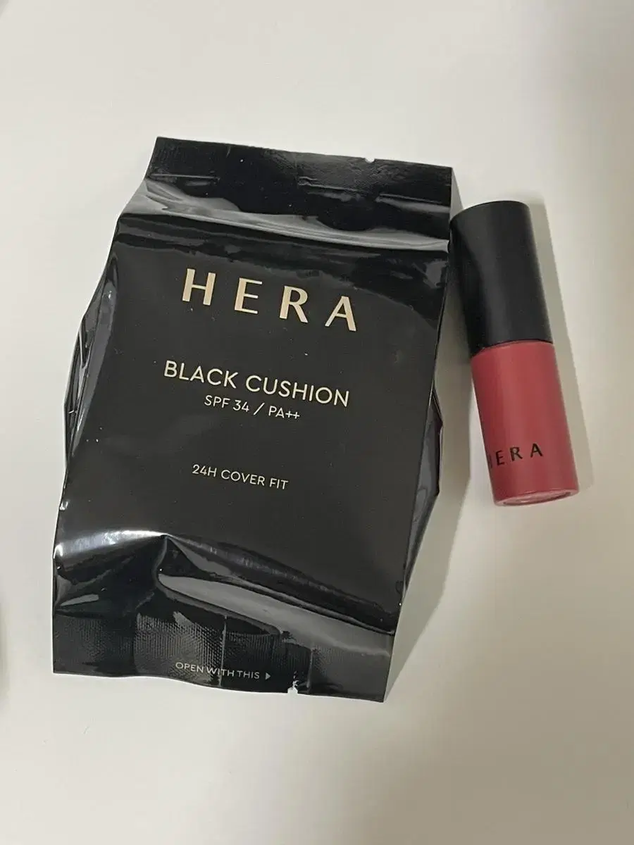 Hera Black Cushion Refill (13N1 Porcelain)