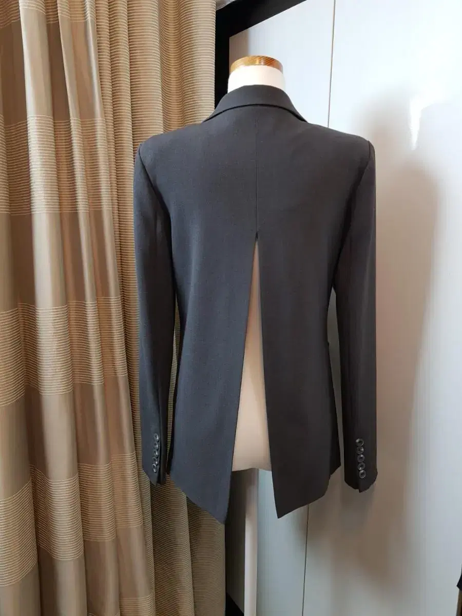 Backless jacket