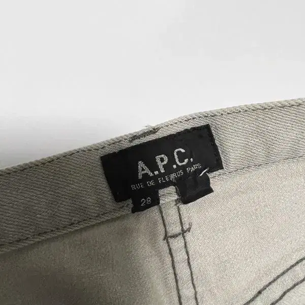 APC 아페쎄 쁘띠 그레이워싱 데님팬츠(W 28)