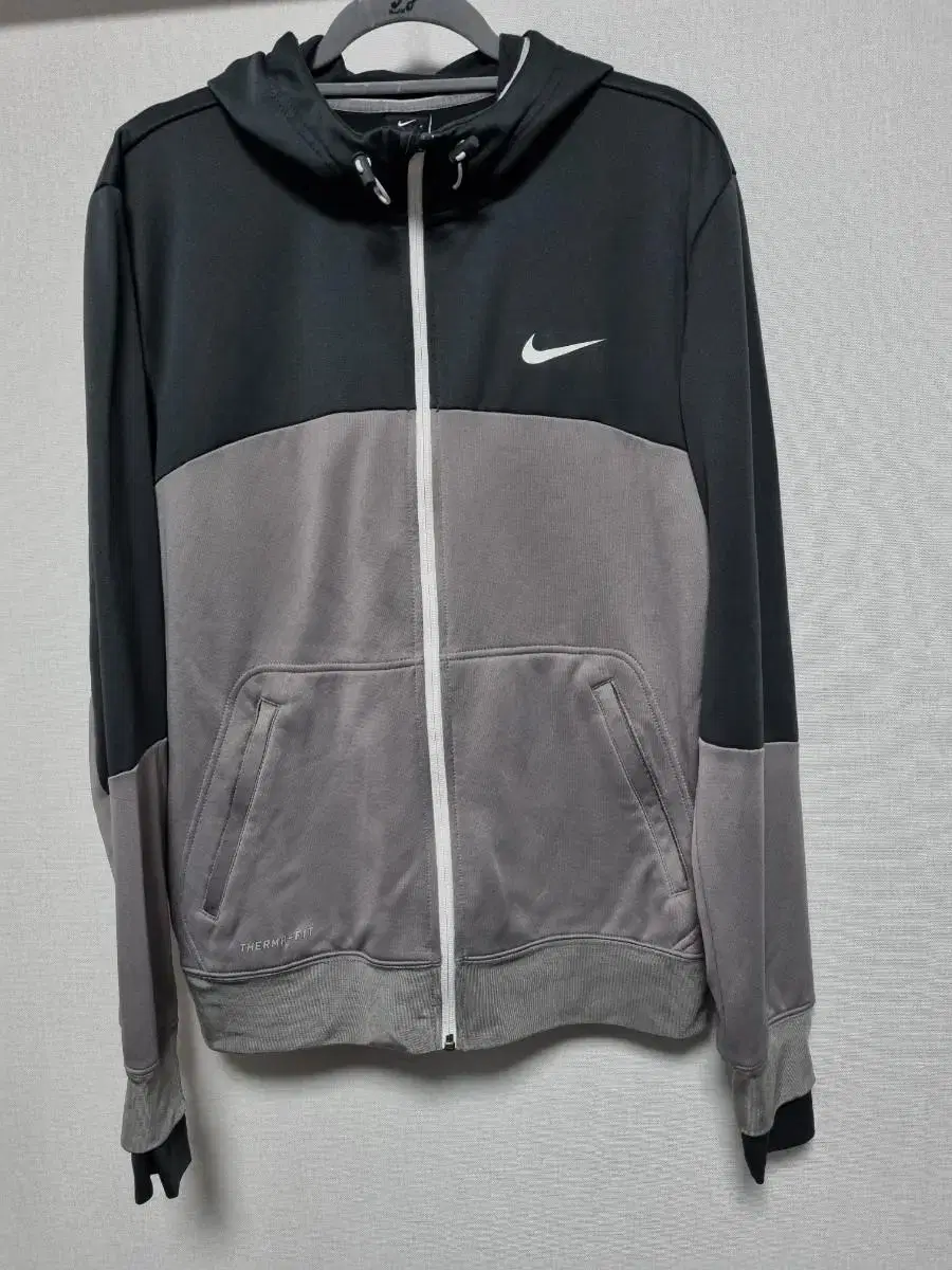 Nike Hooded Zip-Up 105