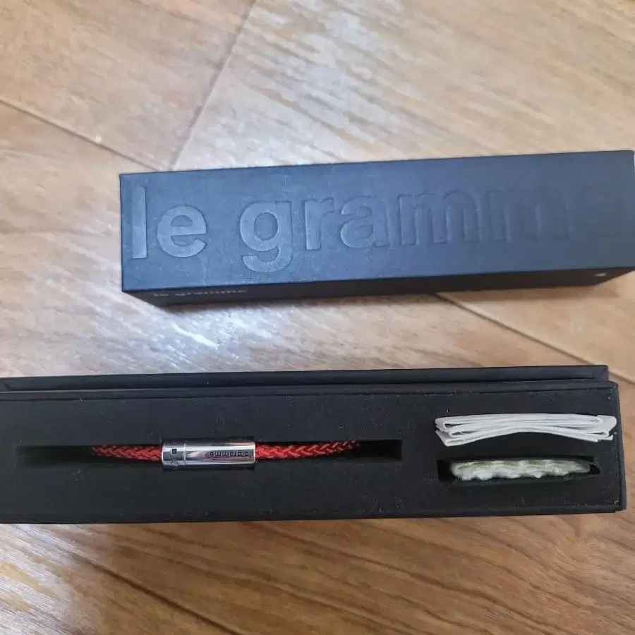 르 그램 팔찌 Le Gramme 레드팝니다.