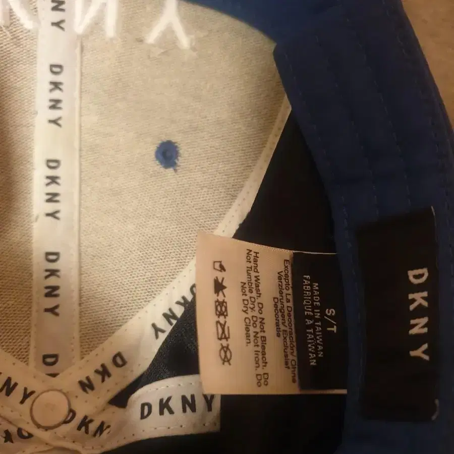 DKNY 모자