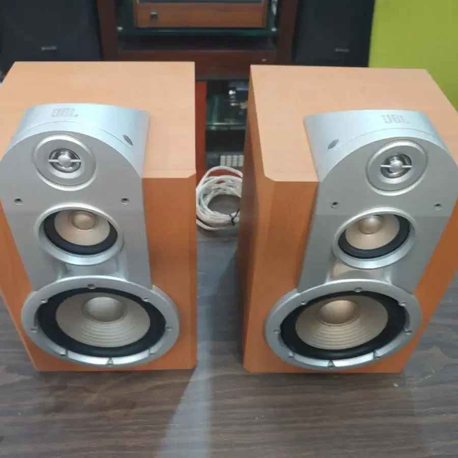 JBL LG 북쉘프 스피커