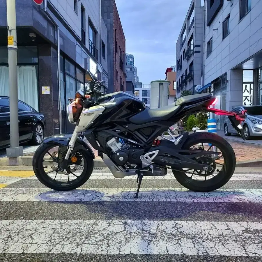 혼다 CB125r 19년식 1만Km  차량 판매합니다 cb125r