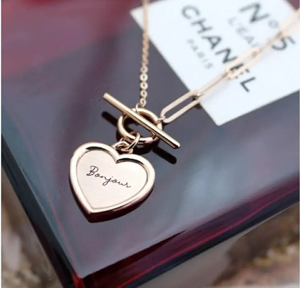 14k Lettering Toggle Heart Necklace