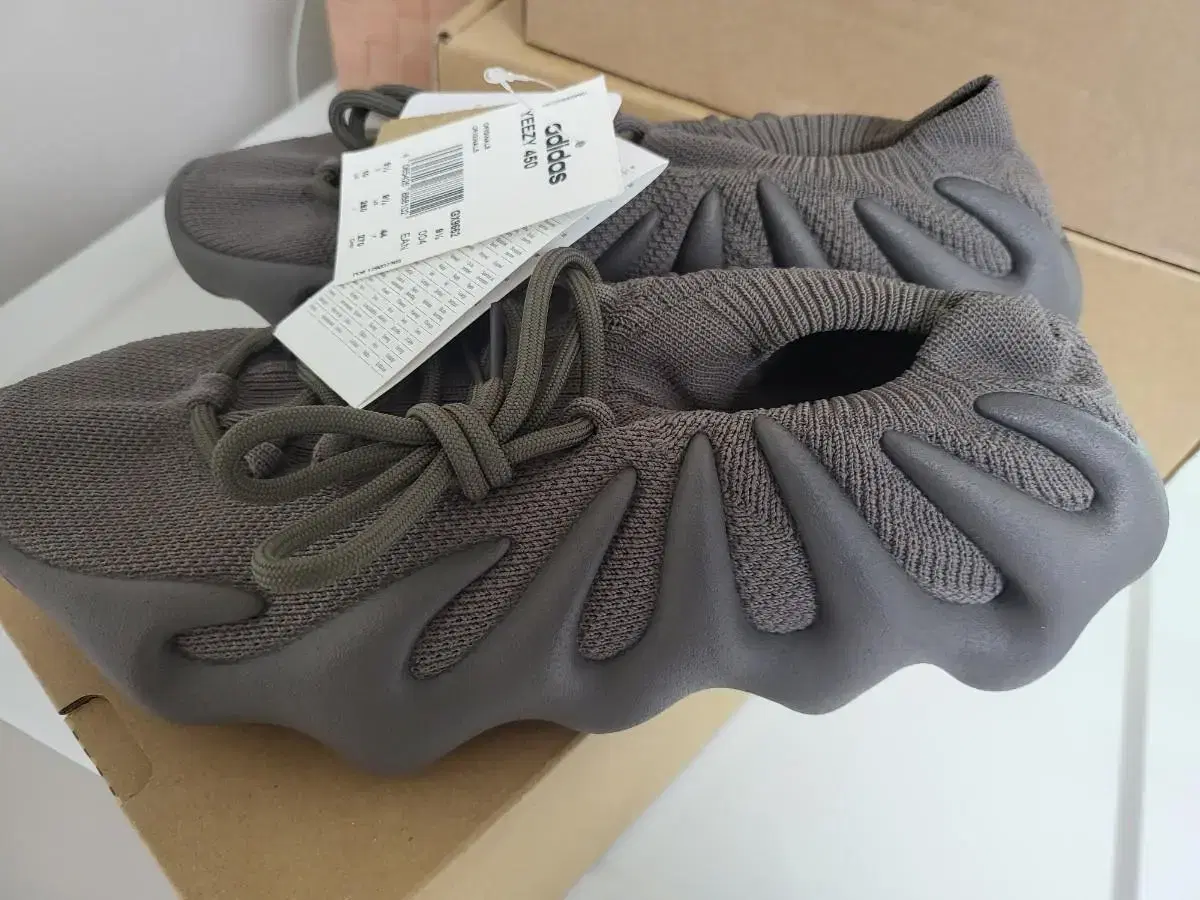 YEEZY 450 CINDER 280