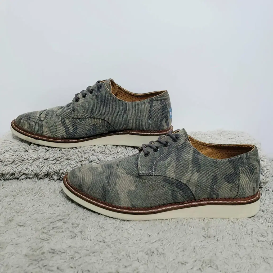 탐스 camo canvas brogue 9.5 275