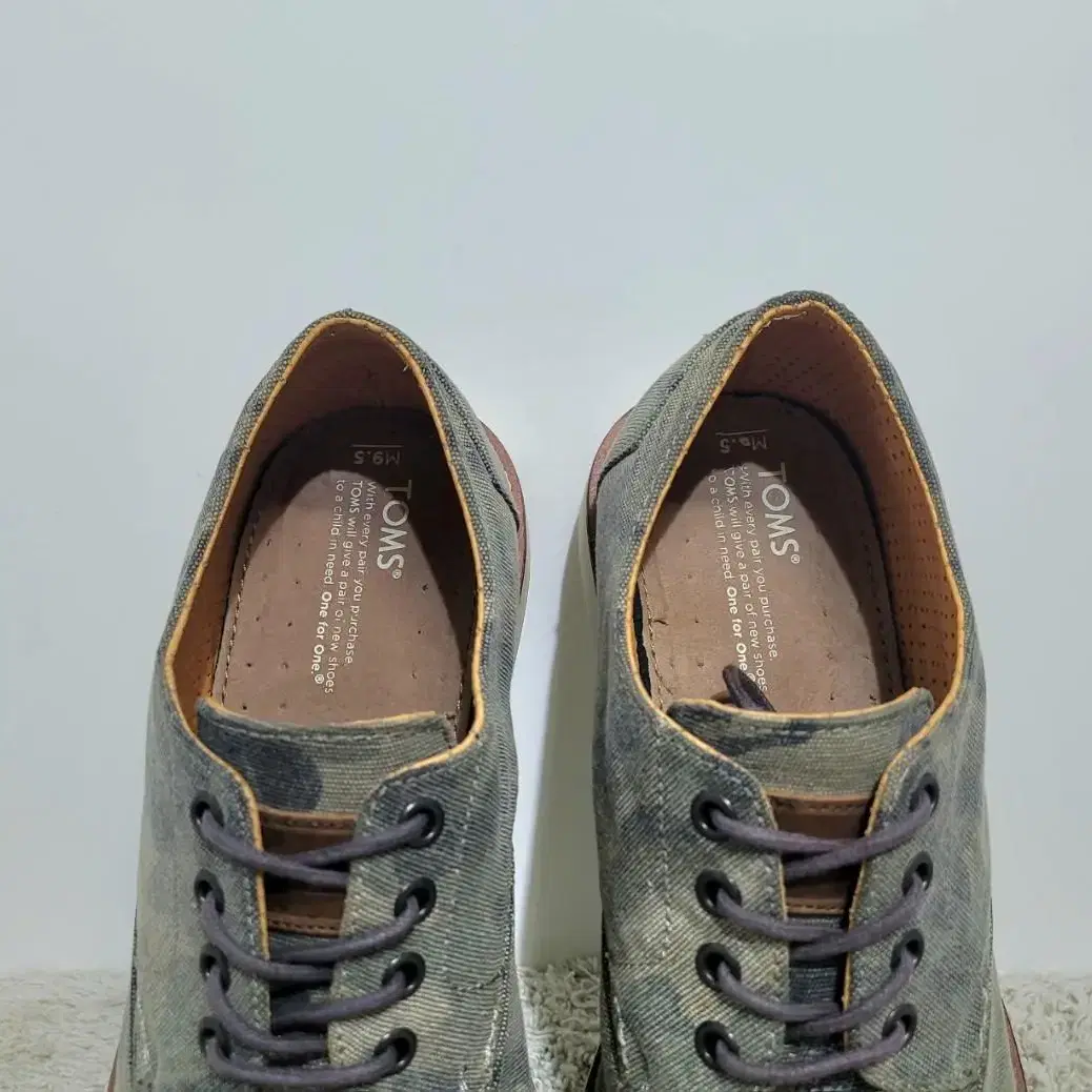 탐스 camo canvas brogue 9.5 275