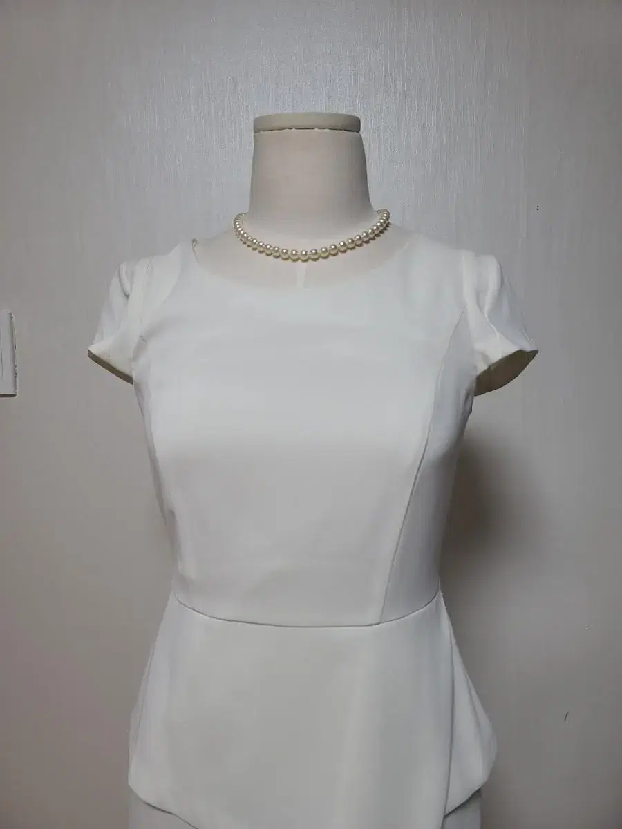 Knickerbocker white vahn ONEPIECE size 55