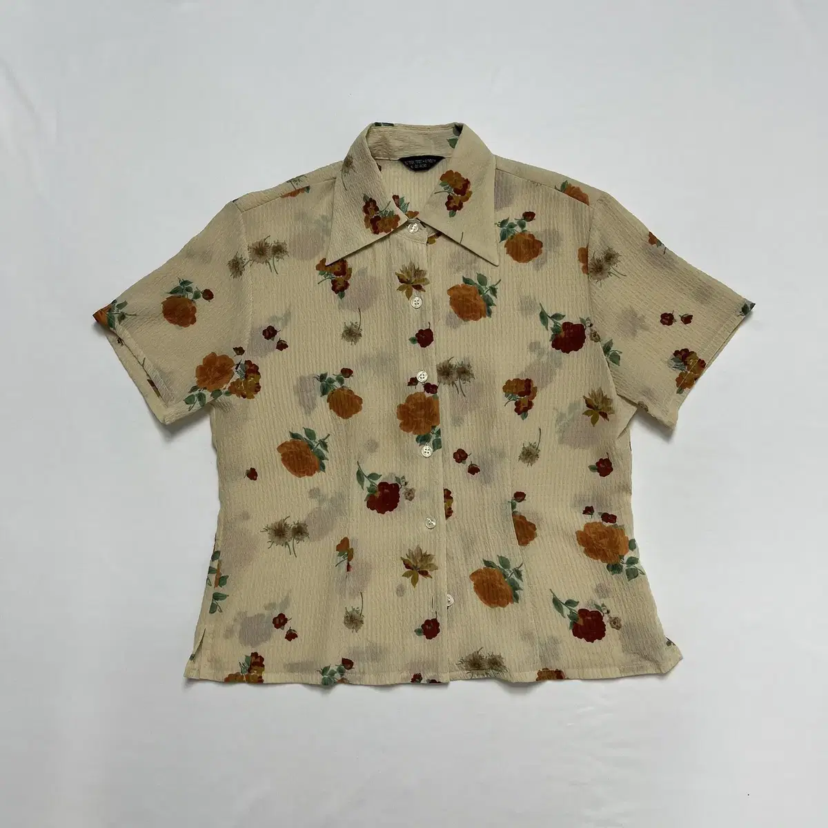 [Guess Clothing] Beige floral short sleeve blouse