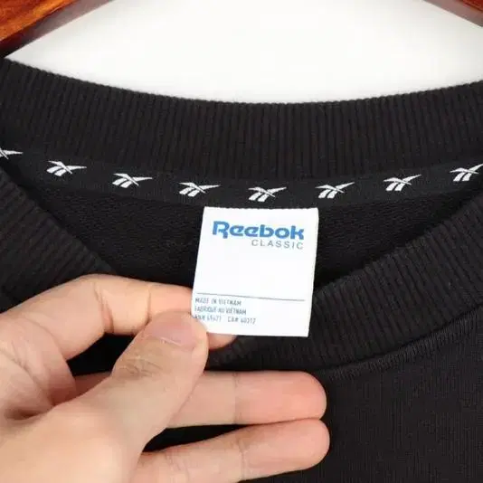 리복(REEBOK) 맨투맨