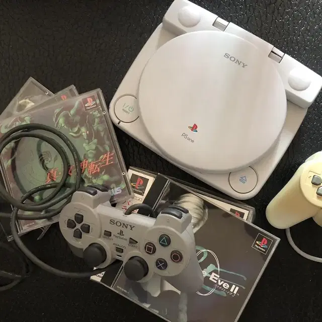 PsOne 플스원 전용 모니터 포함(고정안됨) + 패러사이트 이브 1,