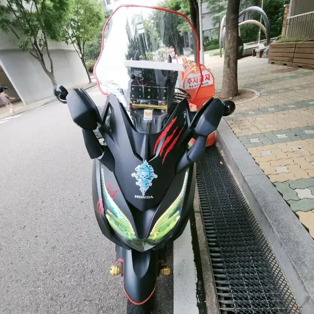 포르자350cc  21년 튜닝 바이크  저렴히  천천히 판매합니다.