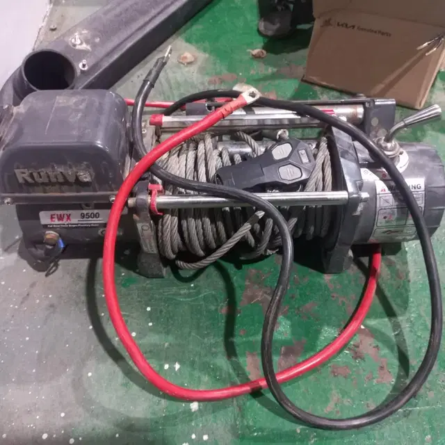 런바 ewx9500 윈치 12v 판매합니다.