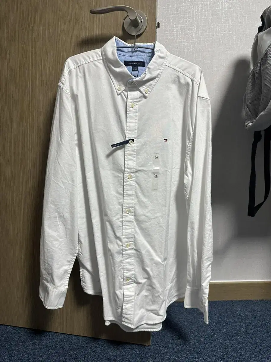 (XL) Tommy Hilfiger Shirt