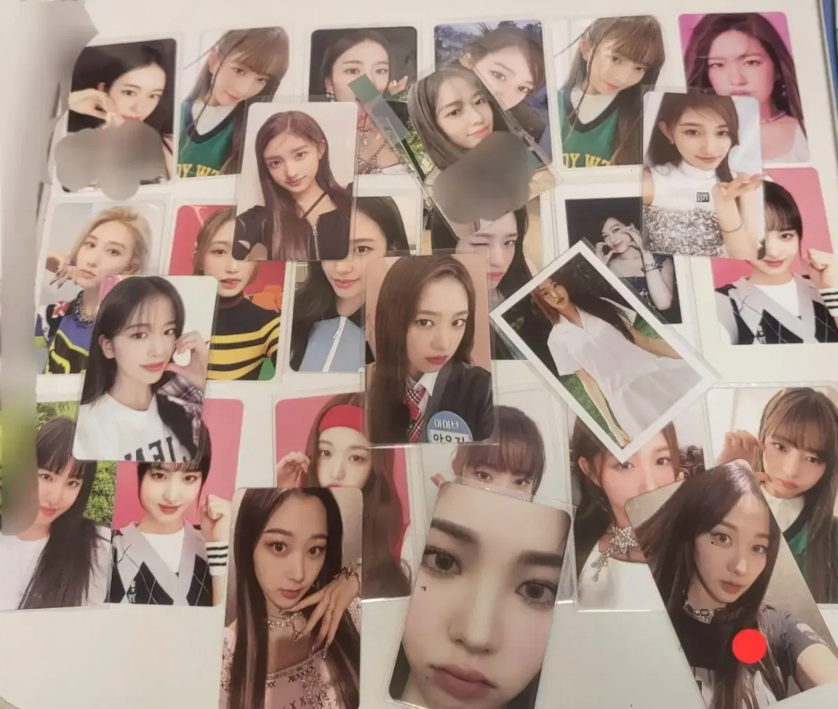 Ive,aespa photocard sells them in bulk.