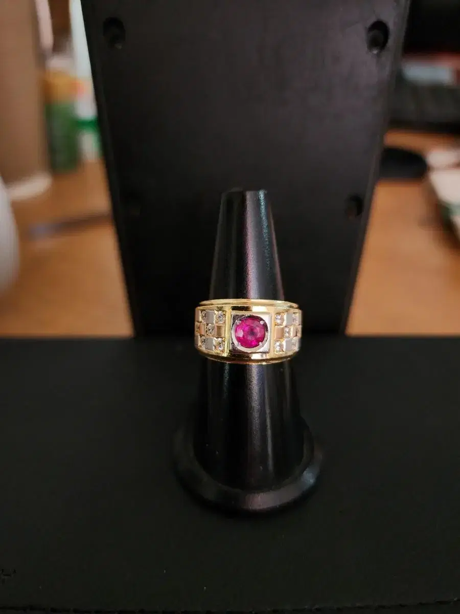 18K Yellow Gold and Natural Ruby Ring