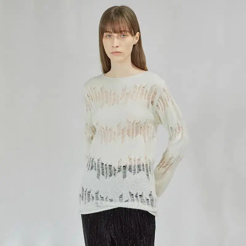 다이애그널 SHOT HOLE LONG KNIT TOP (ivory)